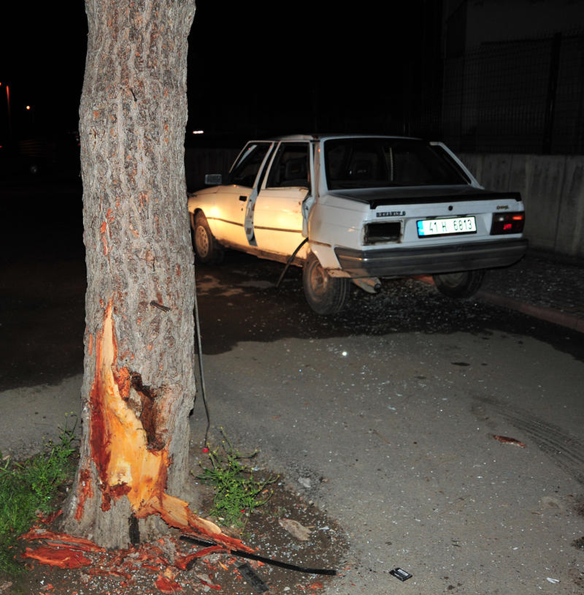 Bursa\'da Trafik Kazası: 3 Yaralı