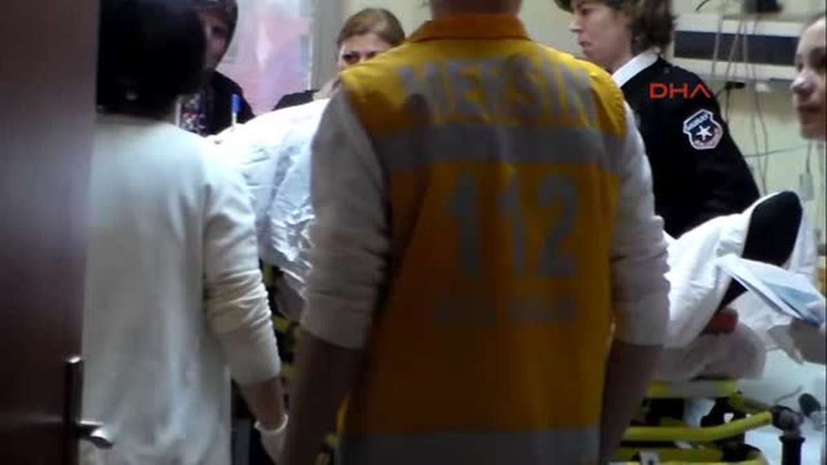 Çanakkale\'de Motosikletle Traktör Çarpıştı: 1 Yaralı