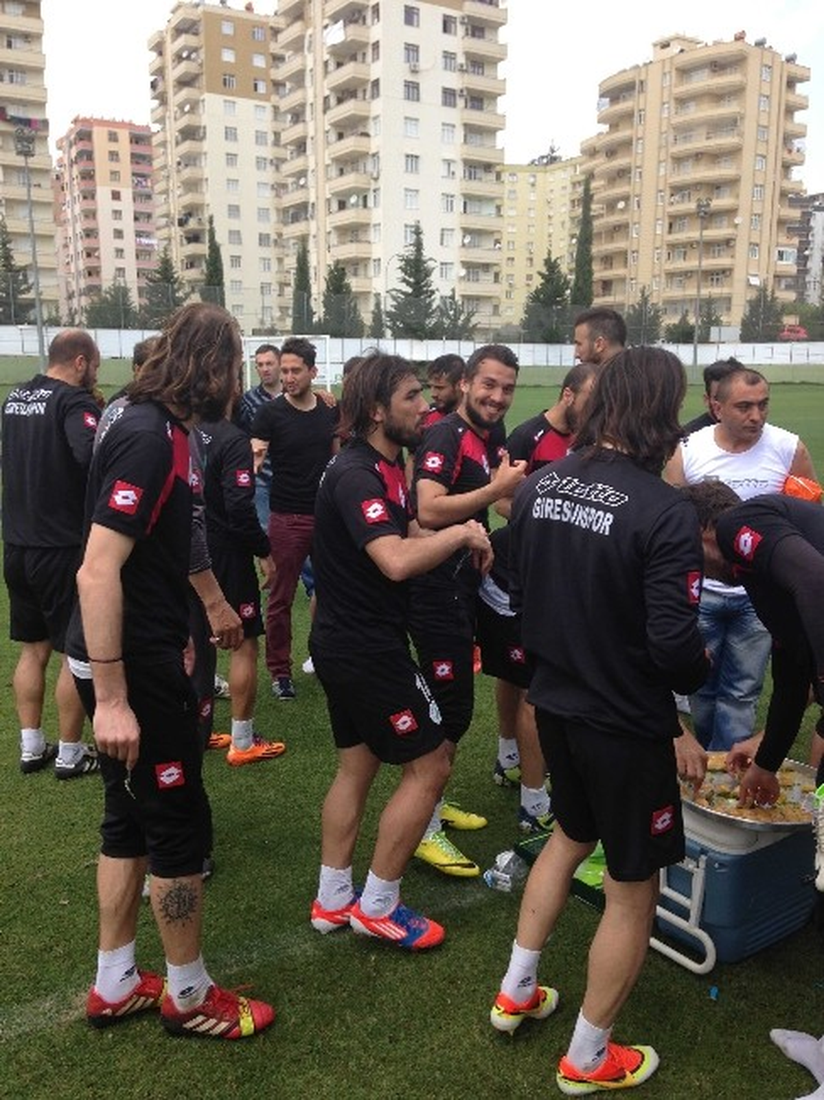 Çelik\'ten, Eski Takımı Giresunspor\'a Tatlı İkramı