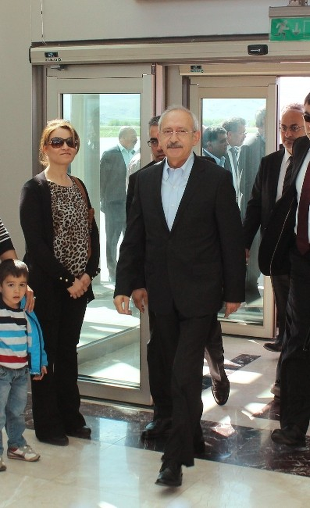 CHP Genel Başkanı Kılıçdaroğlu, Elazığ\'dan Karayolu ile Tunceli\'ye Geçti