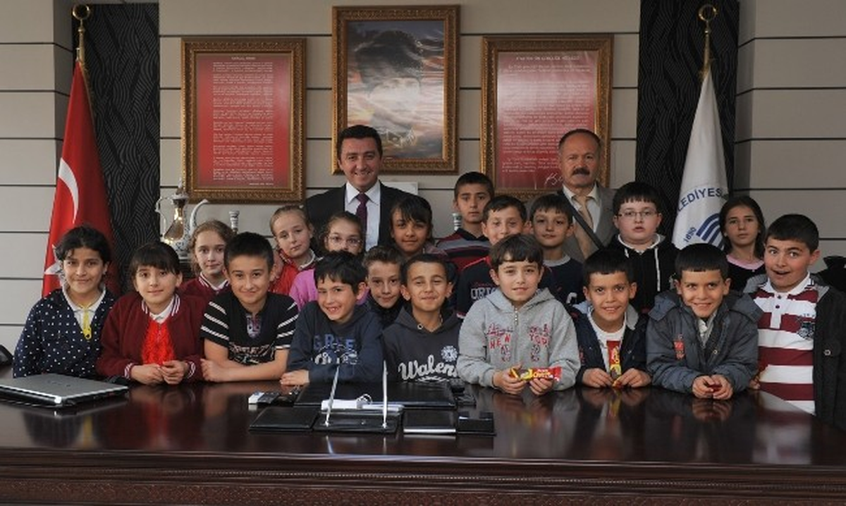 Cumhuriyet İlköğretim Okulu Öğrencilerinin Belediye Ziyareti