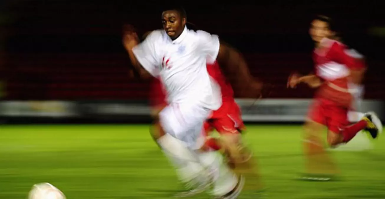 Dünyanın En Hızlı Koşan Futbolcusu Matthias Fanimo