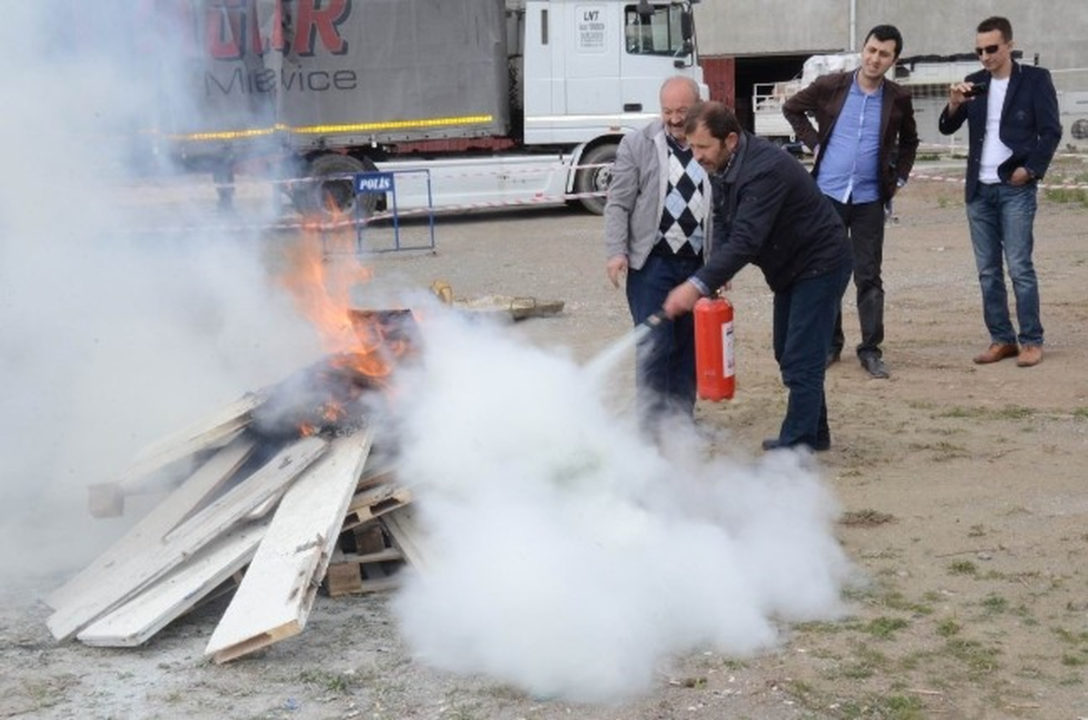 Emniyet Personeline Yangın ve Afet Eğitimi Verildi