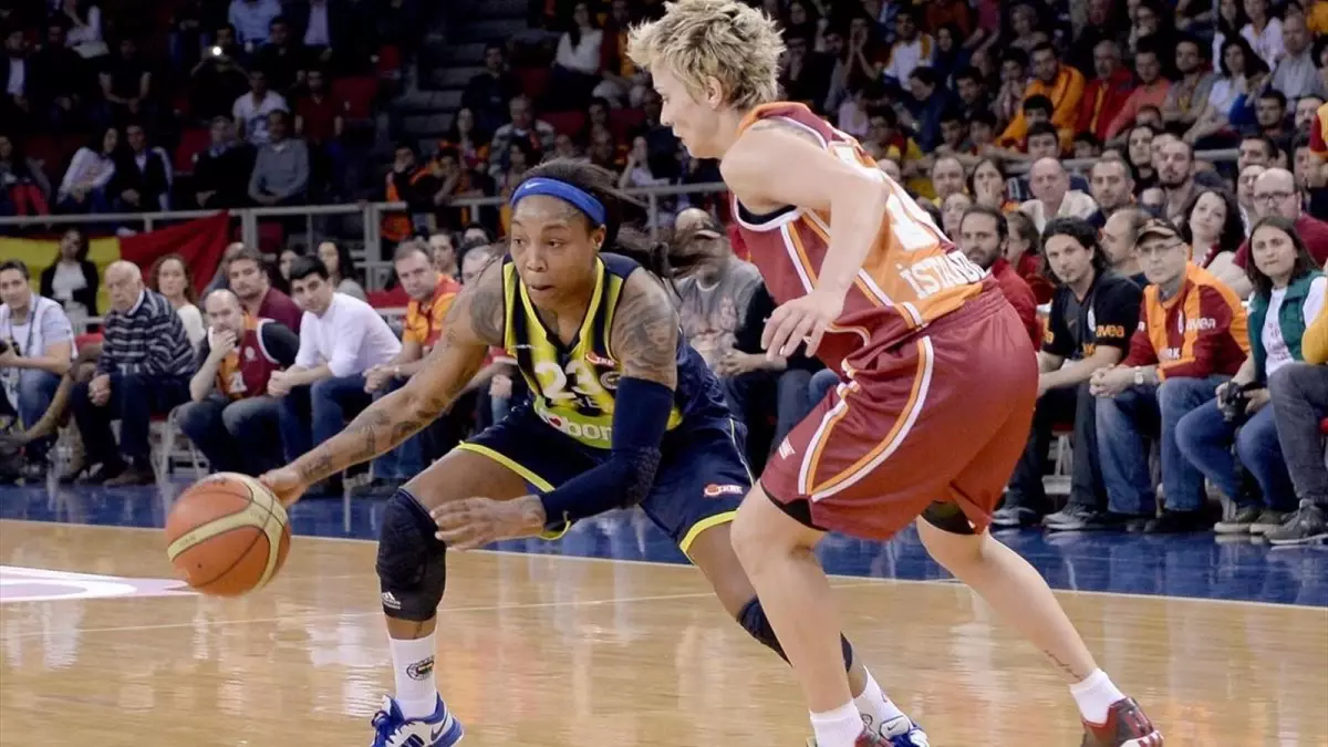 Galatasaray Odeabank-Fenerbahçe Maçı Biletleri Satışa Çıktı