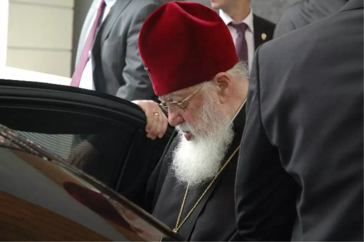 Gürcistan Ortodoks Kilisesi Patriği 2. İlia, Öşvank Kilisesinde Gözyaşlarına Boğuldu