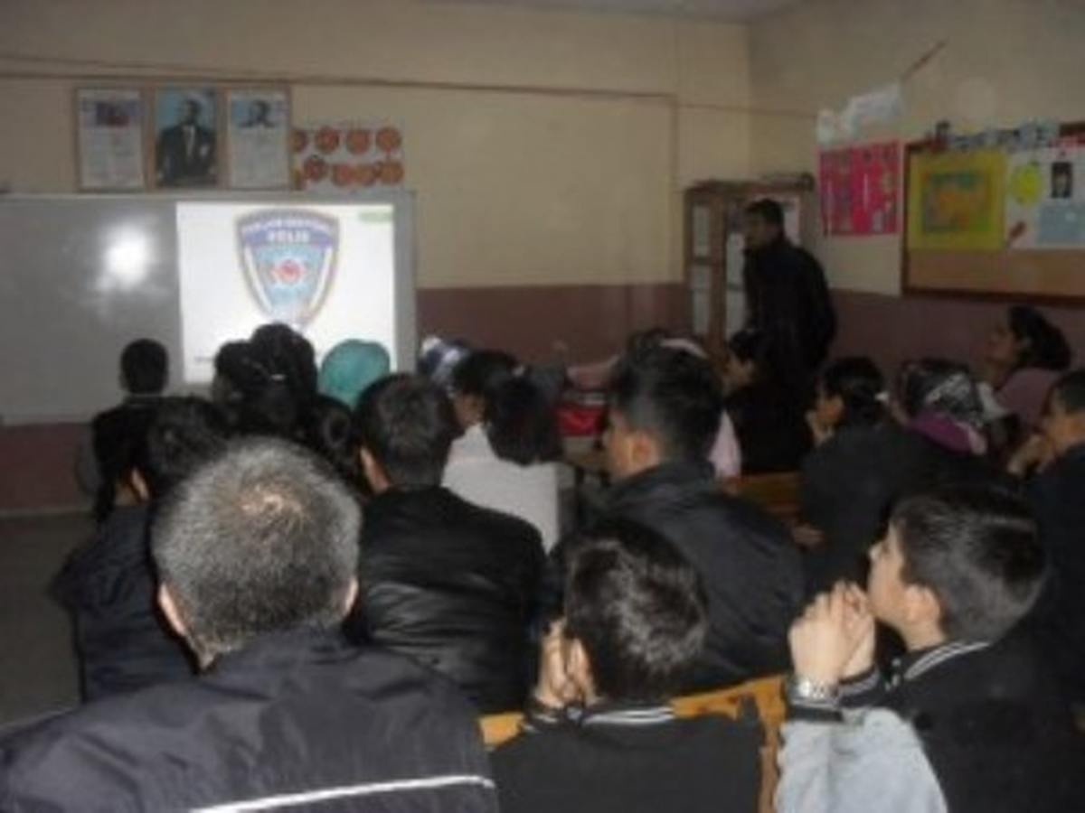 Hizan\'da Mesleki Tanıtım Semineri Verildi