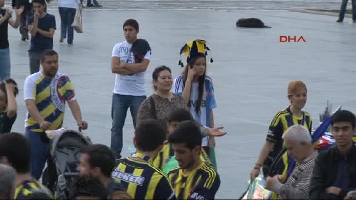 İzmir\'de Adalete Fener Yak