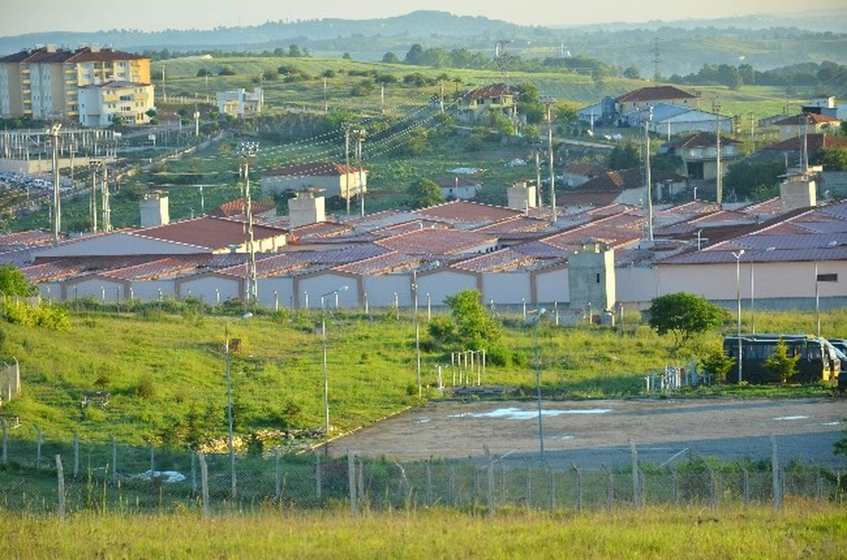 Kandıra Cezaevi\'ndeki Yangın Söndürüldü