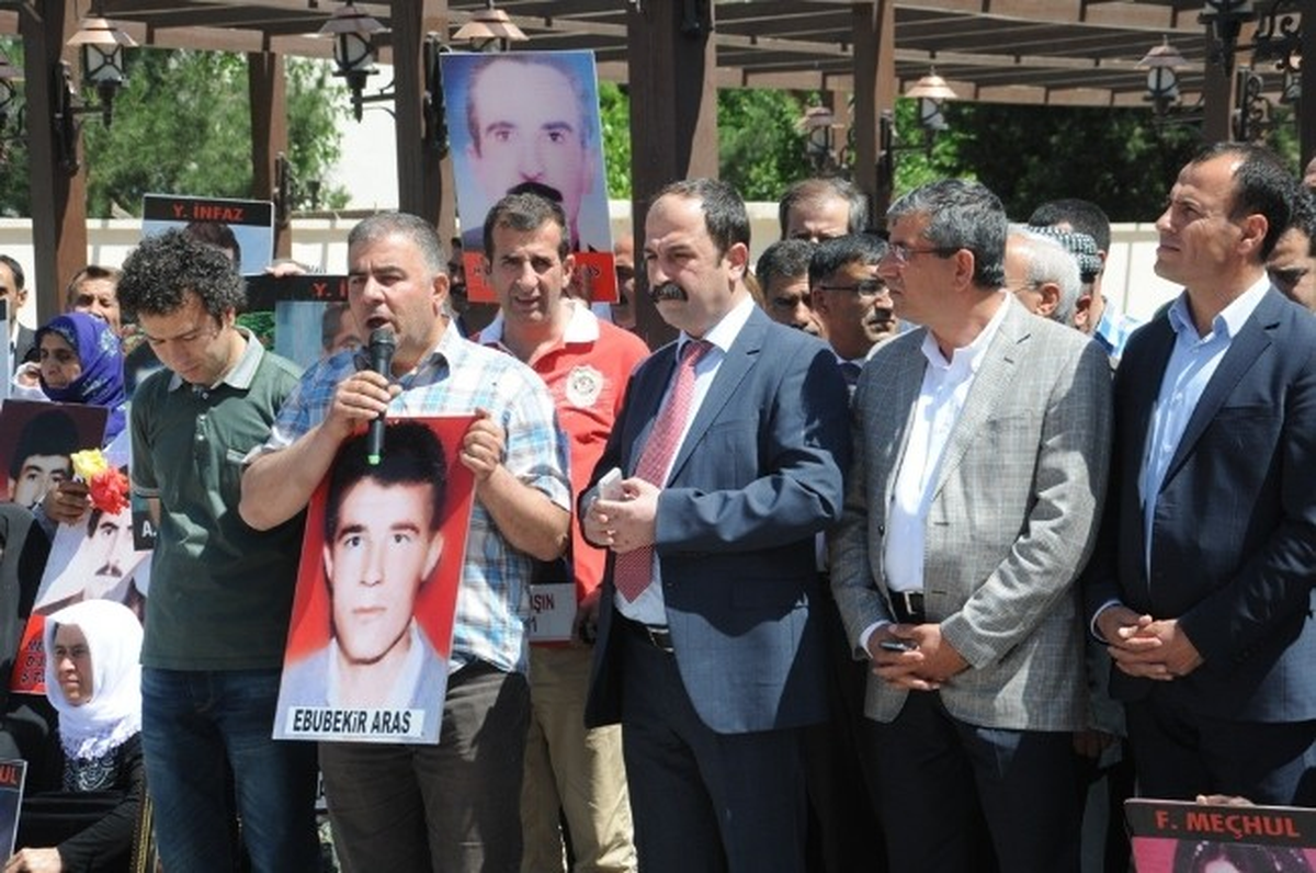 Kayıp Yakınlarının Cizre\'deki Oturma Eylemi Devam Ediyor