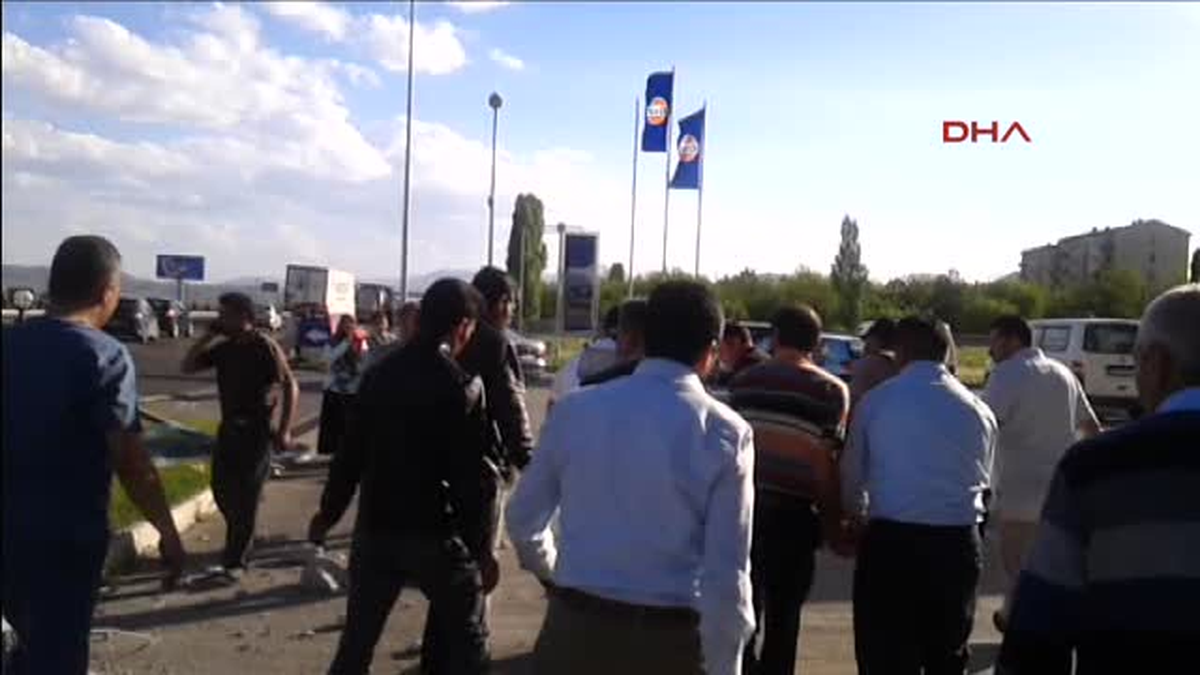 Kayseri\'de Trafik Kazası : 2 Ölü, 1 Yaralı