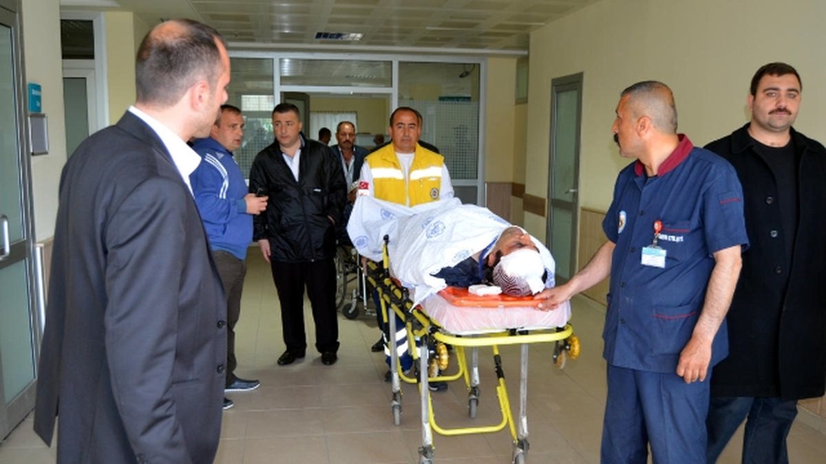 Kırşehir\'de İşçileri Taşıyan Otobüsün Devrilmesi
