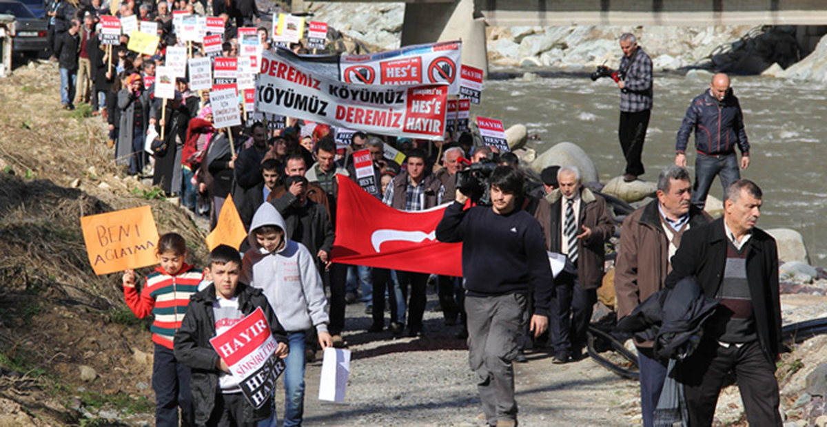 Olaylı Hes Protestosu: 1\'i Asker 4 Yaralı