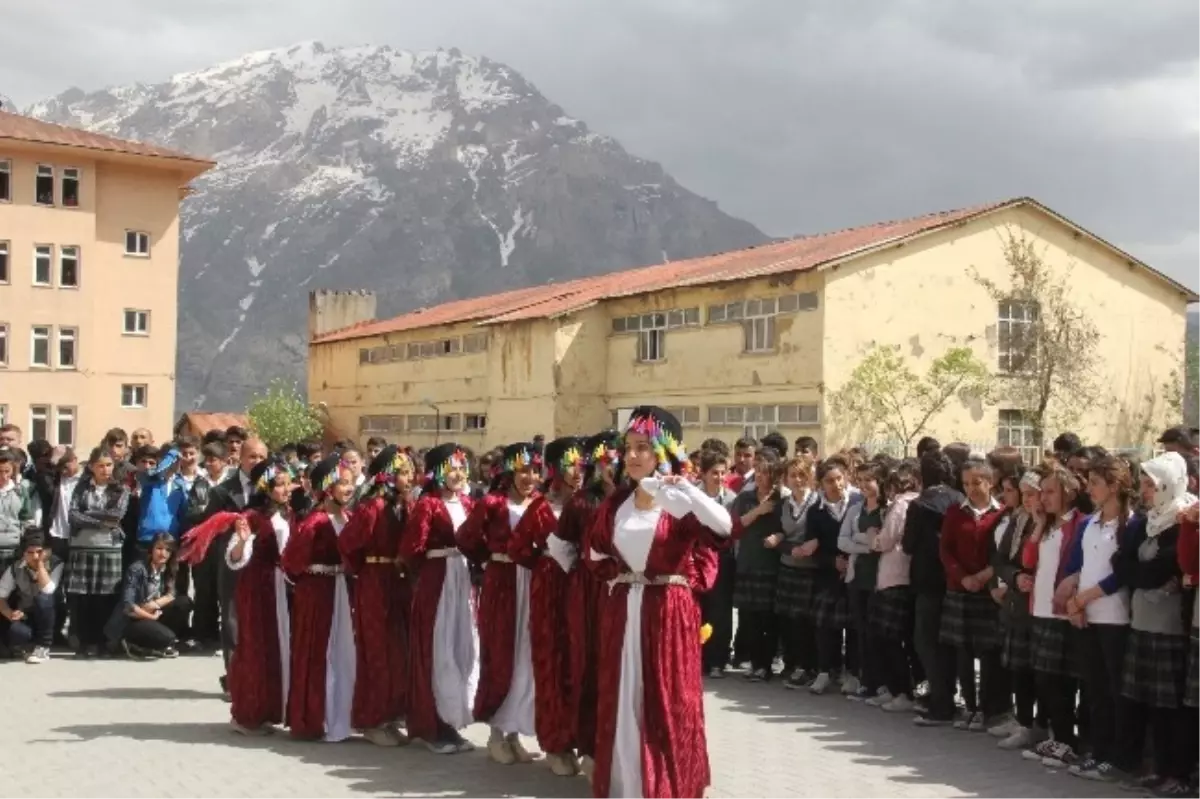 Hakkari\'de Türkiye Finali Sevinci