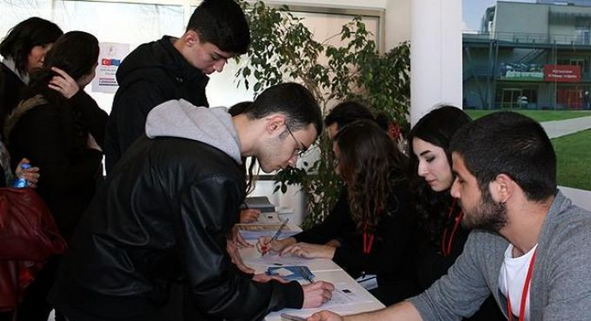 Üniversite Öğrencilerine Sosyal Tesislerde Öncelik