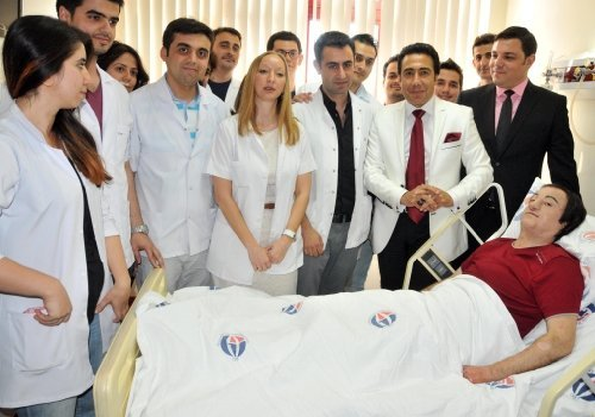 Yeni Yüzüne 17 Yıl Sonra Kavuştu