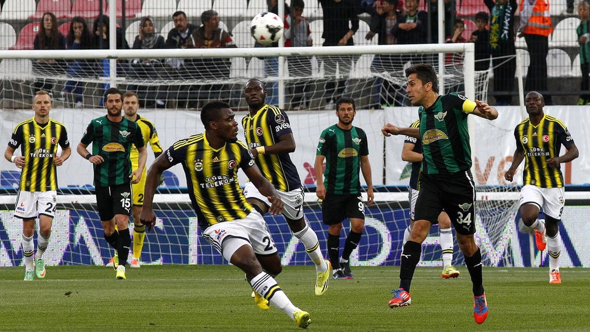 Akhisar Belediyespor Evinde Fenerbahçe\'yi Mağlup Etti