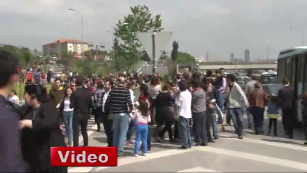 Avm\'de Yangın Paniği