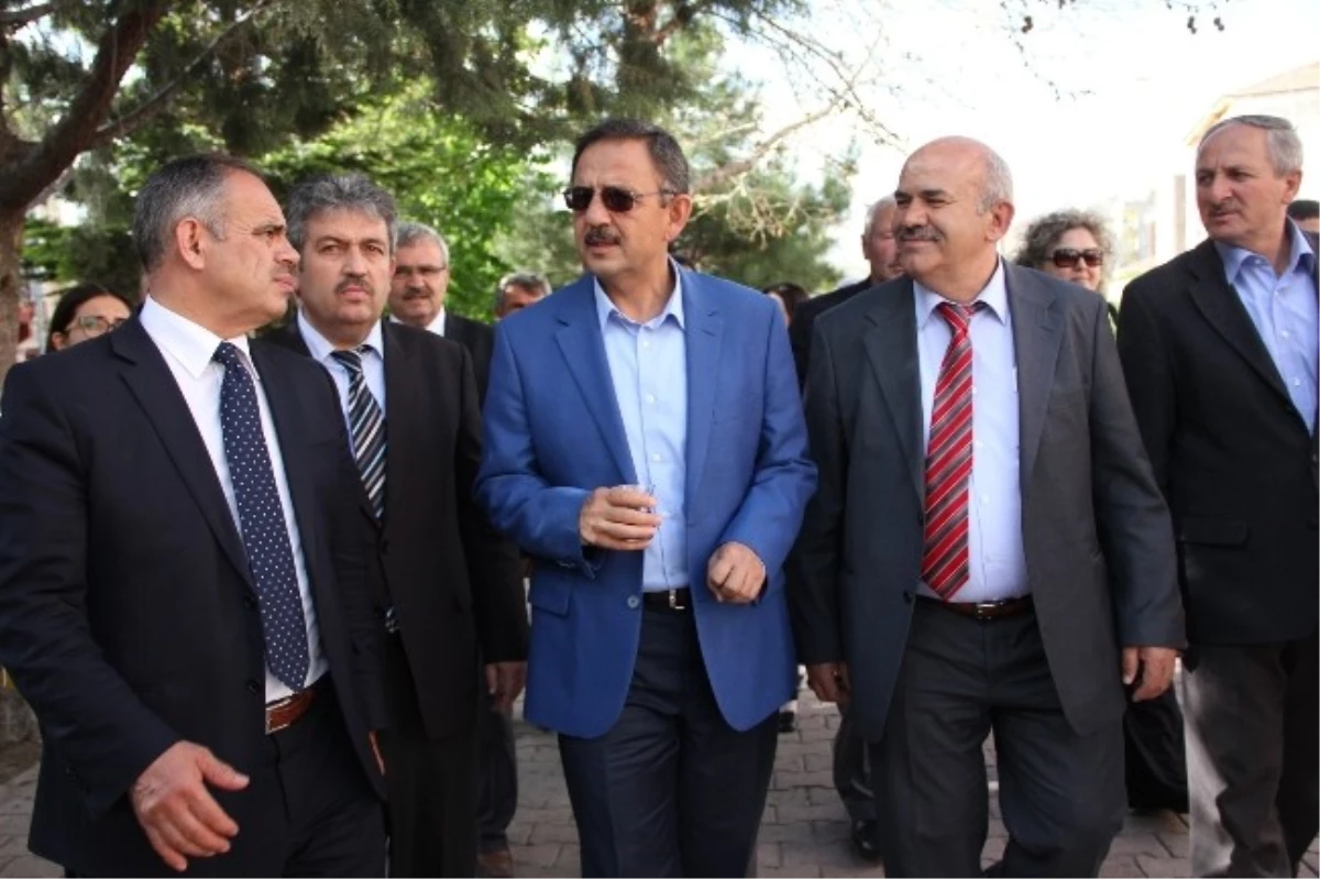 Büyükşehir Belediye Başkanı Mehmet Özhaseki Yahyalı İlçesini Ziyaret Etti