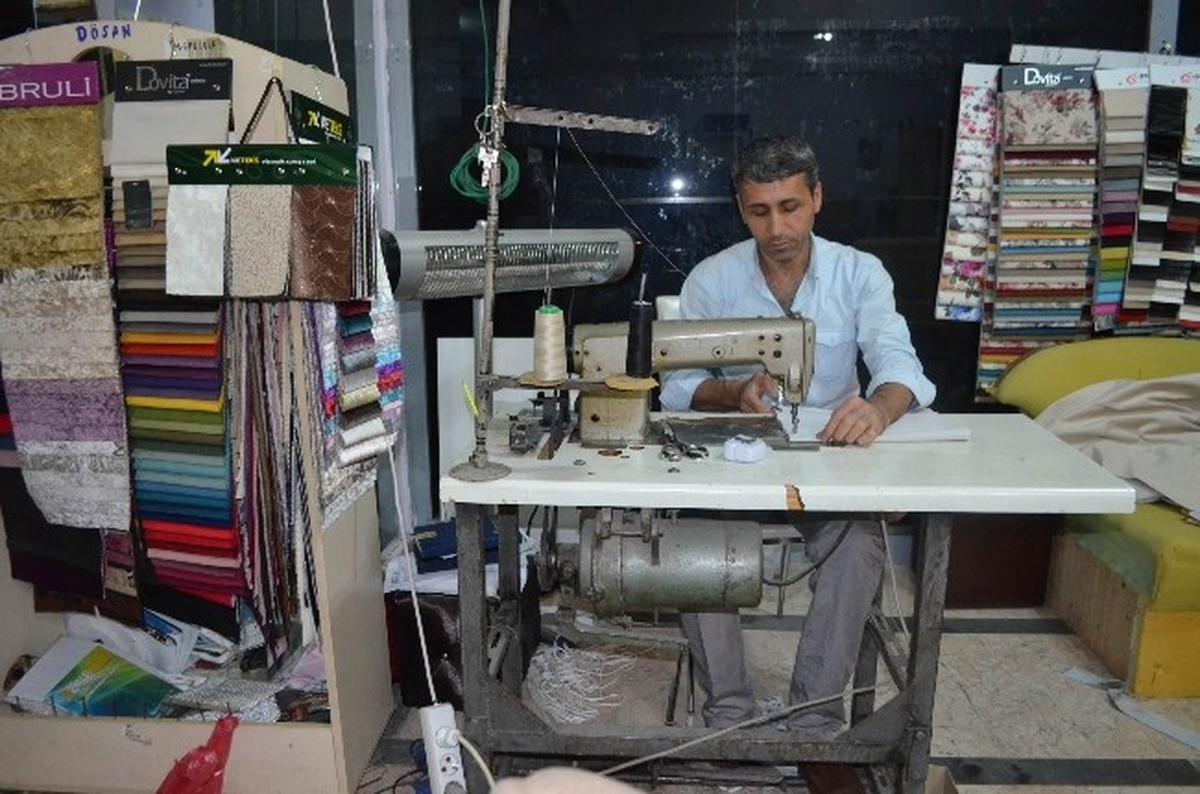 Döşemecilik Mesleği Ev Mobilyalarına Farklı Renkler Katıyor