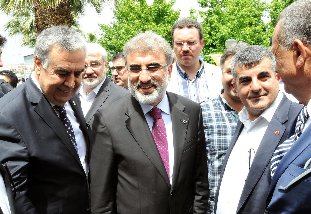 Enerji ve Tabii Kaynaklar Bakanı Yıldız İzmir\'de