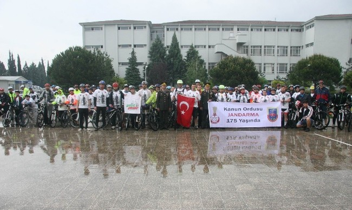Jandarmanın 175. Yaşında 175 Bisikletli Pedal Çevirdi