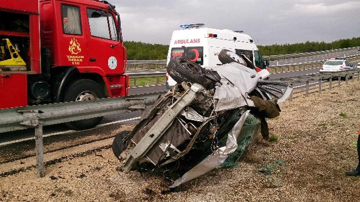 Kızılcahamam\'da Trafik Kazası: 1 Ölü, 1 Yaralı