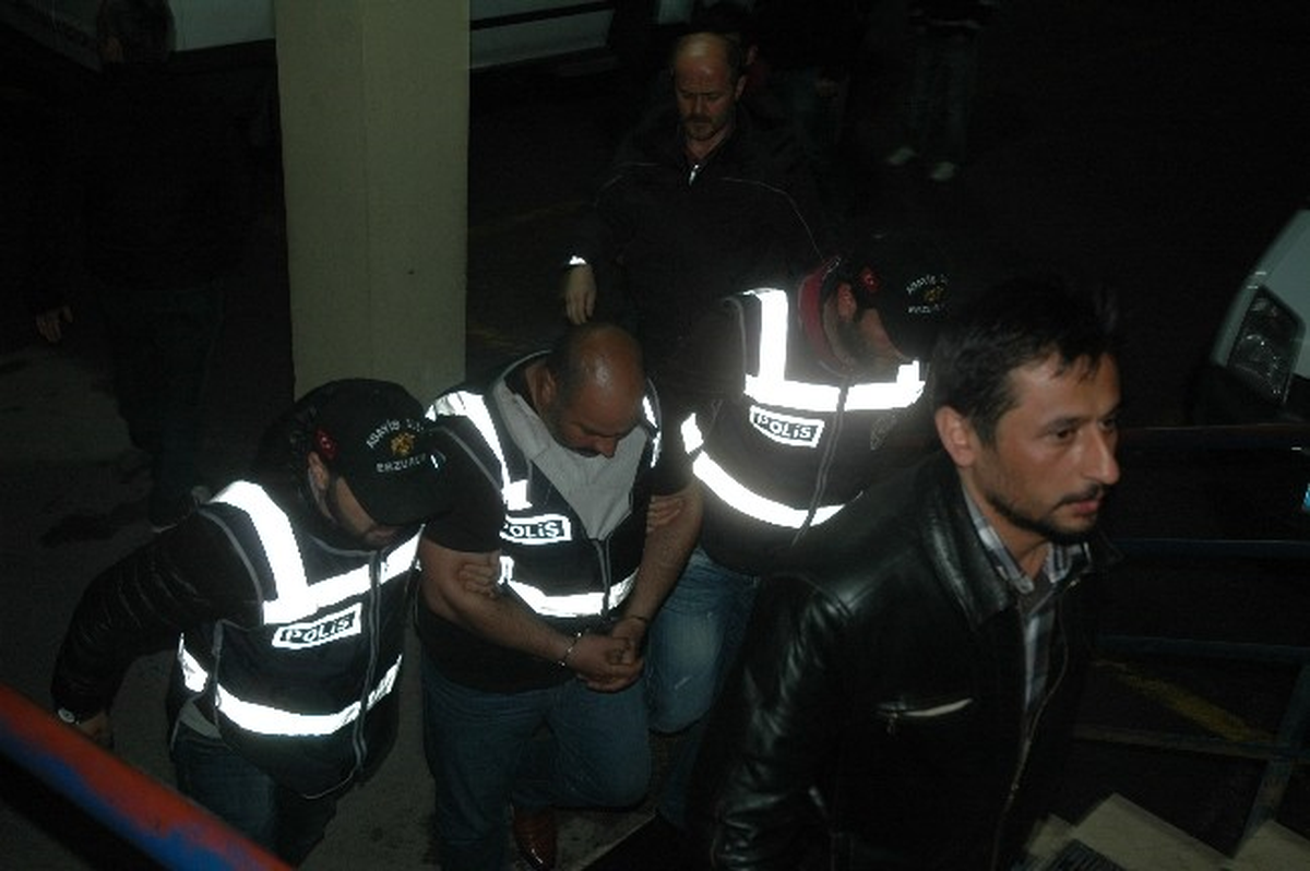 Kuyumcuyu Biber Gazı ile Soyan Hırsız, Samsun\'a Giderken Yakalandı