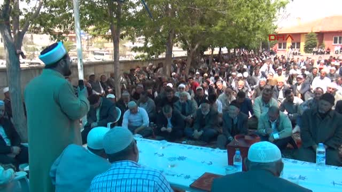 Nevşehirde Çiftçiler Ellerini Yağmur Duası İçin Açtı