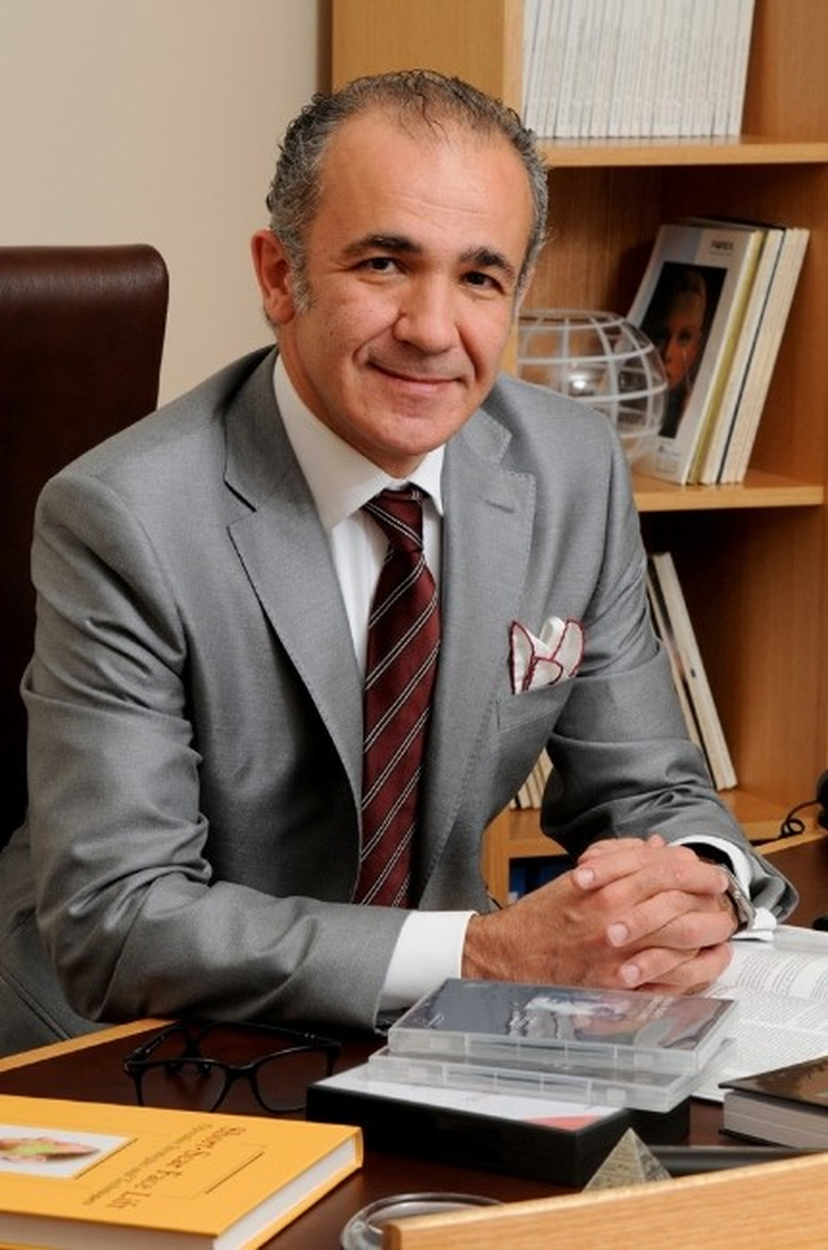 Prof.dr. Yücel: "Brezilya Tekniğiyle İnce Belli Olun"