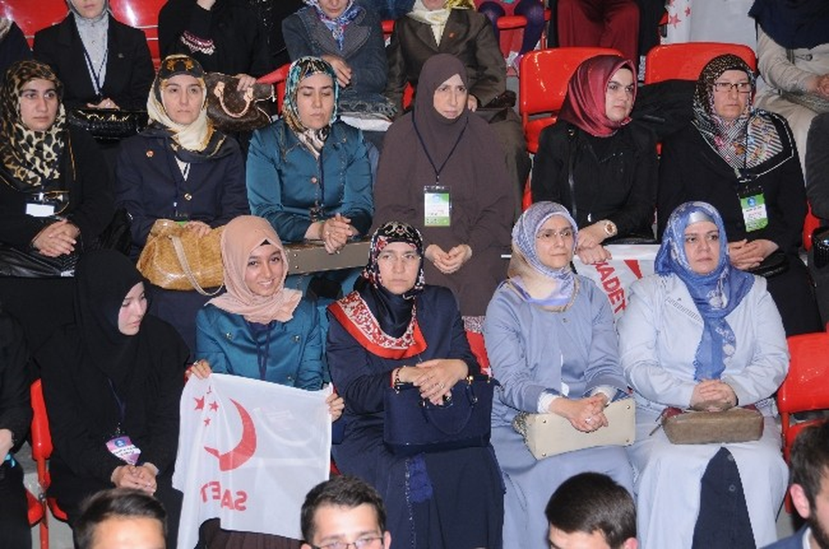 Saadet Partisi 5. Olağan Büyük Kongresi Atatürk Kapalı Spor Salonunda Başladı