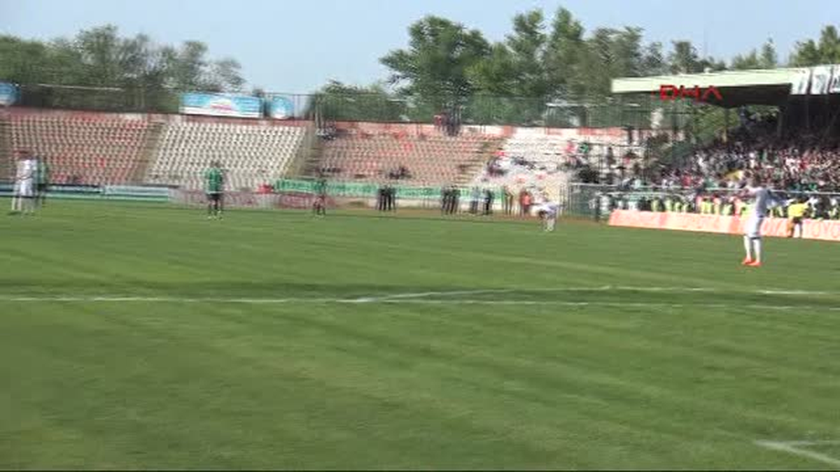 Sakaryaspor, Bal\'a Düşmekten Bir Puanla Kurtuldu