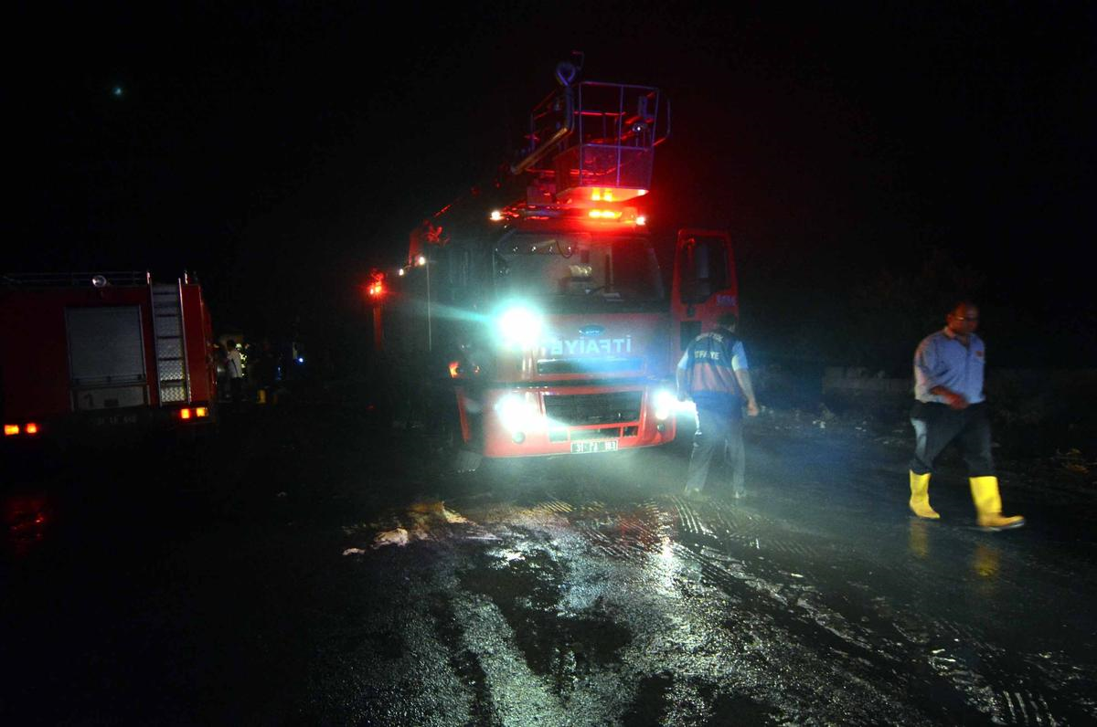 Yolcu Treni ile Tanker Çarpıştı: 1 Ölü, 10 Yaralı