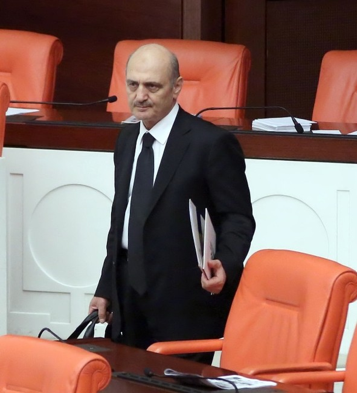 4 Eski Bakan Hakkında Meclis\'te Soruşturma Komisyonu Kurulmasına 453 Vekil "Kabul" Oyu Verdi