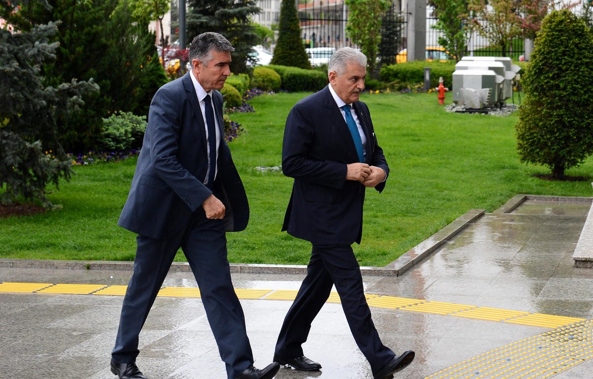 AK Partili Vekillere \'Gerginlikten Uzak Durun\' Uyarısı