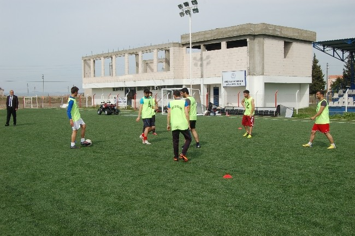 Akademik Futsal Ligi Şampiyonu Lapseki Meslek Yüksek Okulu Oldu