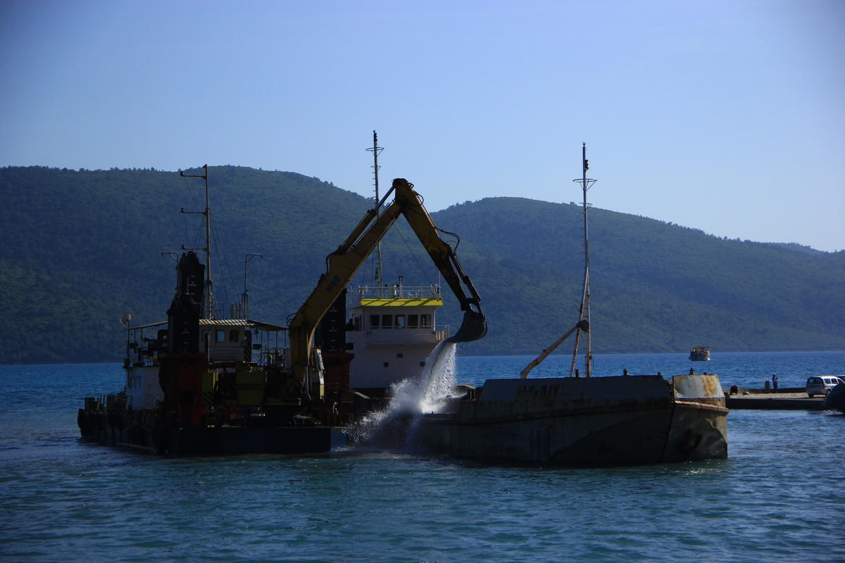 Akyaka Limanı Temizleniyor