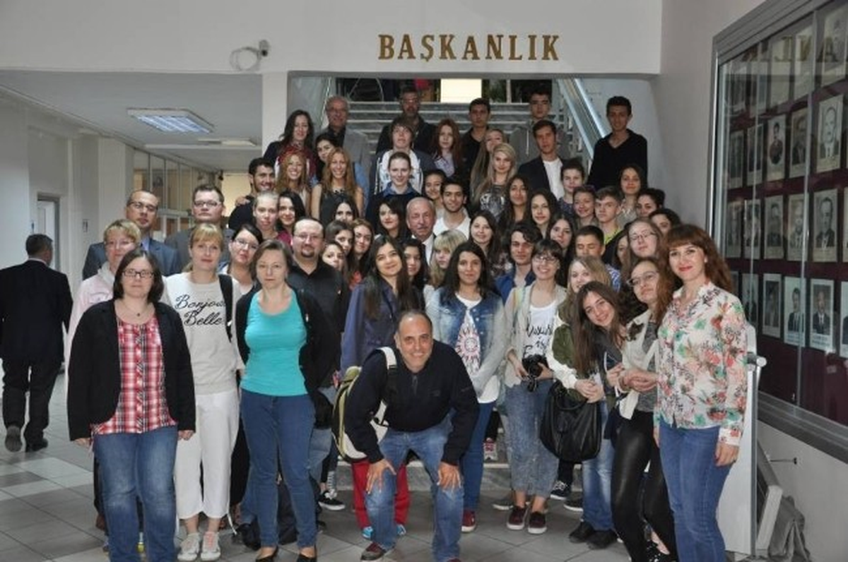 Avrupa Birliğine Zamanda Yolculuk\' Projesi Öğrencileri Başkan Albayrak\'ı Ziyaret Etti