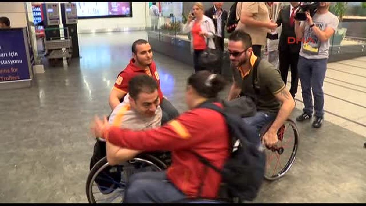 Avrupa Şampiyonu Galatasaray Tekerlekli Sandalye Basketbol Takımı Yurda Döndü