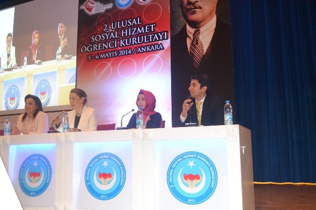 Çalık, Ulusal Sosyal Hizmet Öğrenci Kurultayı\'na Katıldı