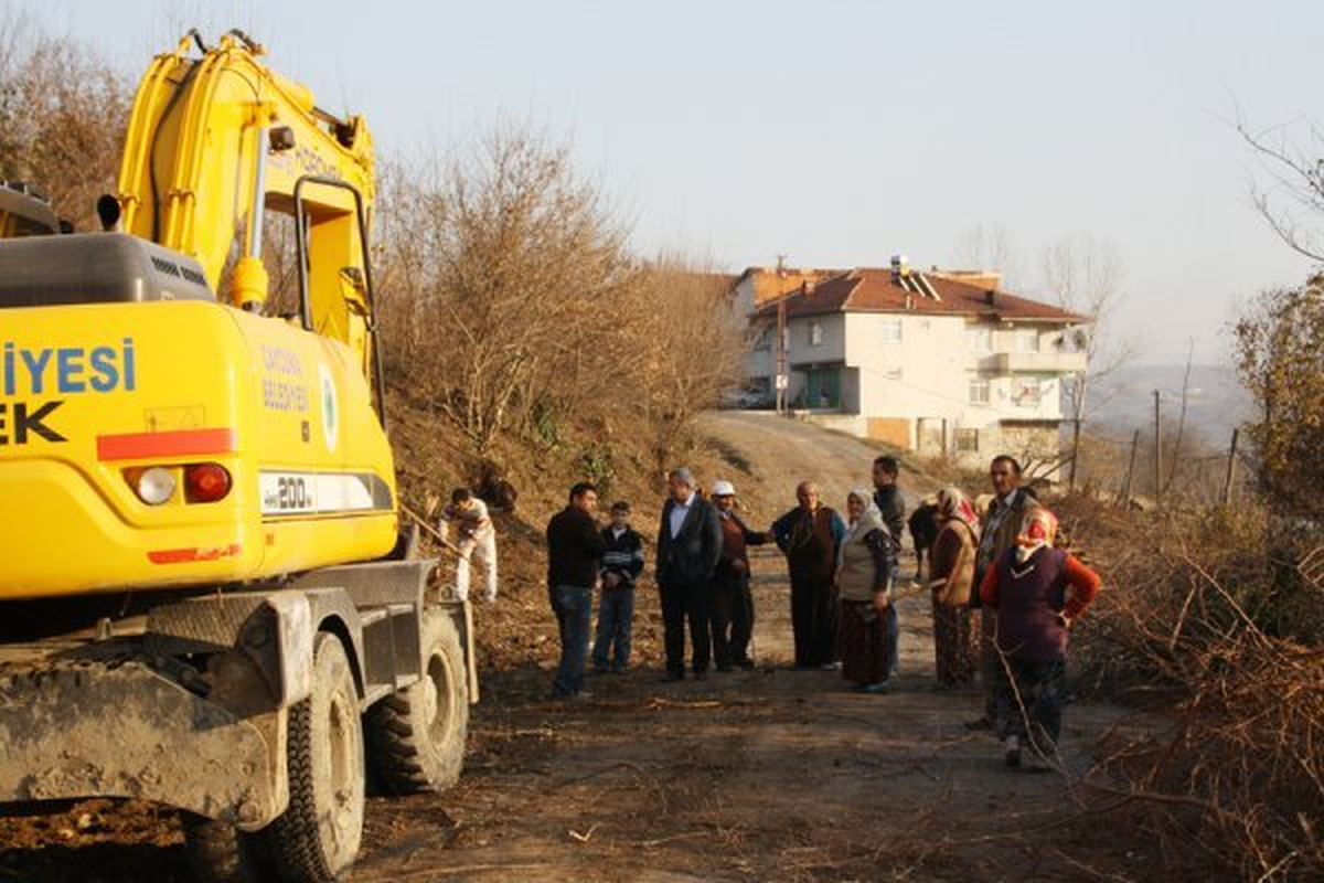 Çaycuma\'da Yol Genişletme Çalışması