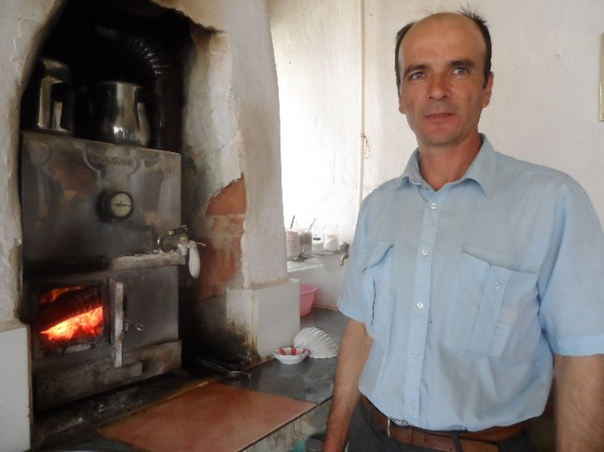 Demirci\'de Odunda Çay Geleneği Sürüyor
