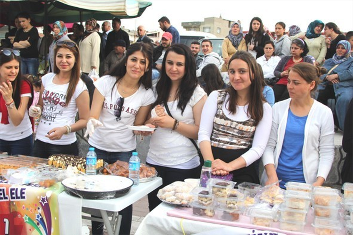 Ezine\'de Gençlik Festivali Düzenlendi