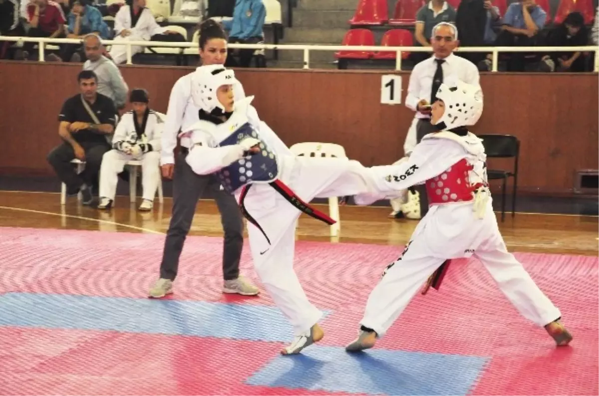 Final Heyecanı Sürüyor