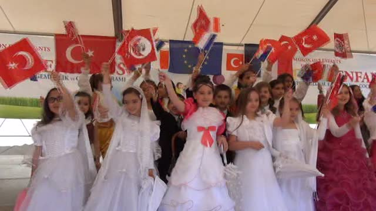 Fransızlar 23 Nisan Çocuk Bayramını Sevdi