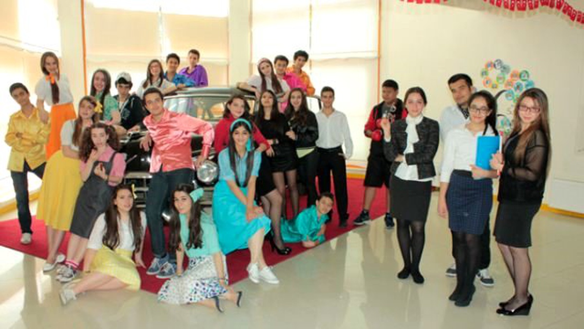 GKV\'liler Grease Müzikalini İngilizce Sahneliyor