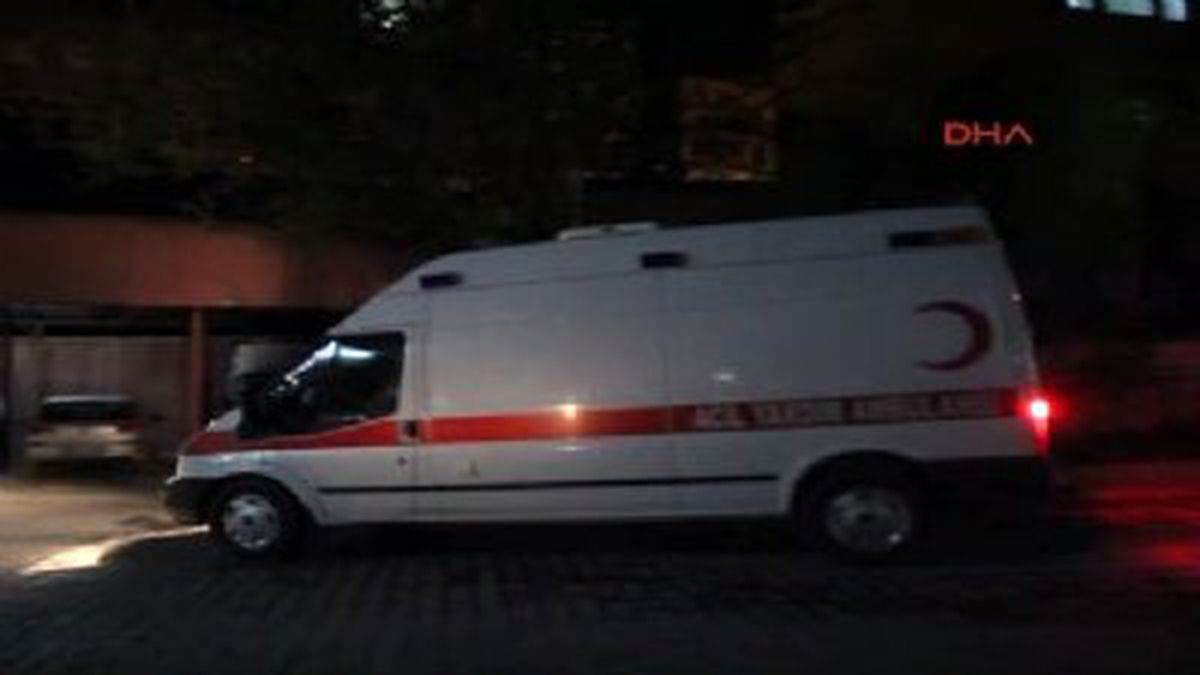 Hakkari\'de Askeri Araç Şarampole Yuvarlandı: 2 Şehit, 6 Yaralı