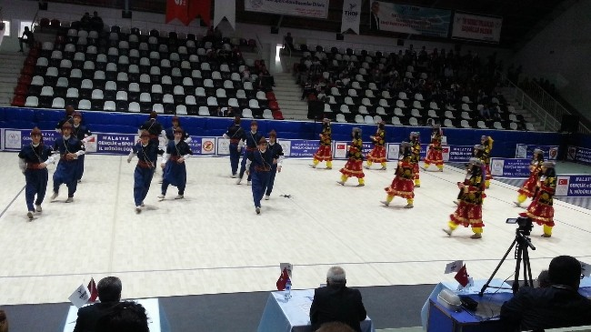 Halk Oyunları Yarışmasında Diyarbakır Birinci Oldu