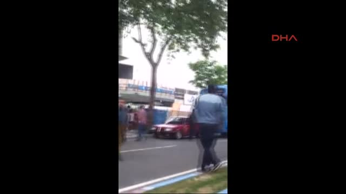 Kamyoncuların Takımının 2. Lig Kutlaması Polisi Havaya Attılar