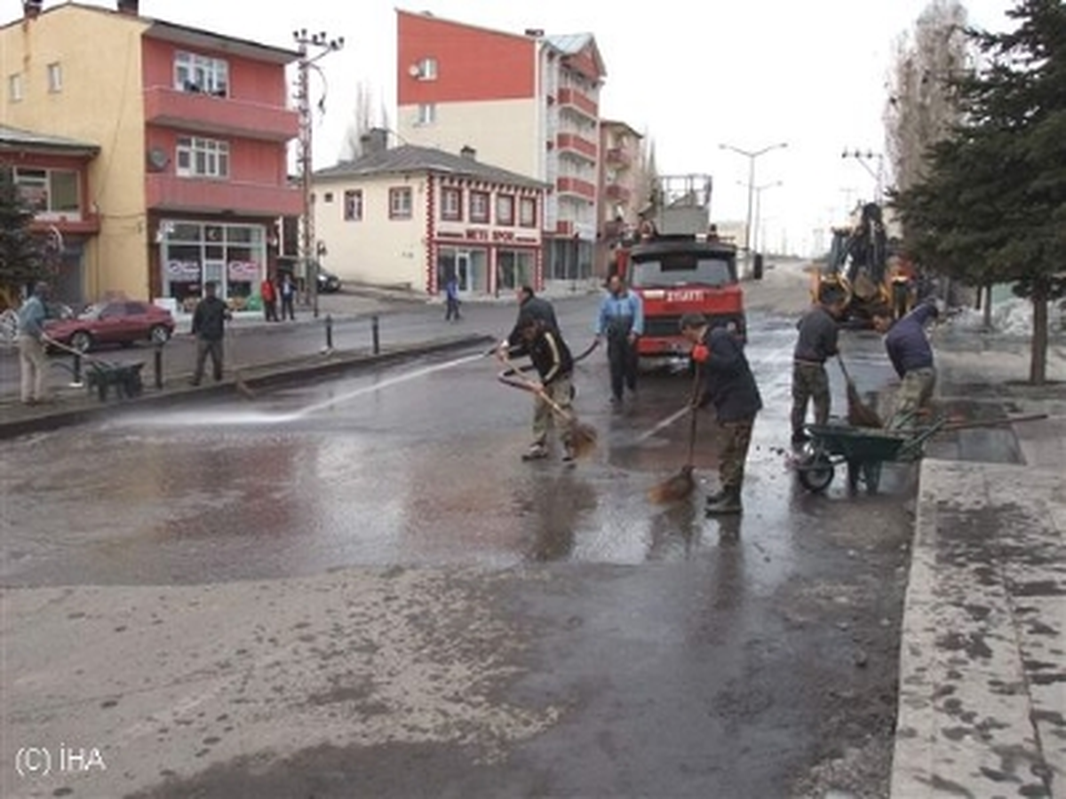 Kars Belediyesi\'nin Temizlik Çalışmaları