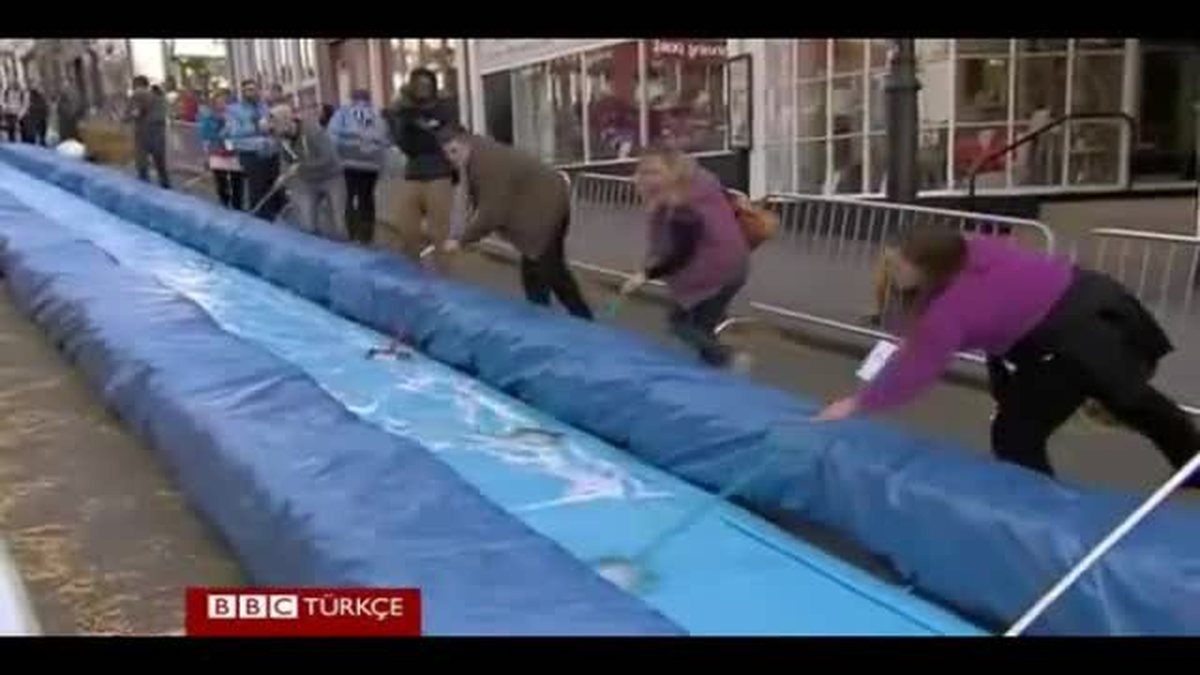 Kentin Ortasına Dev Su Kaydırağı